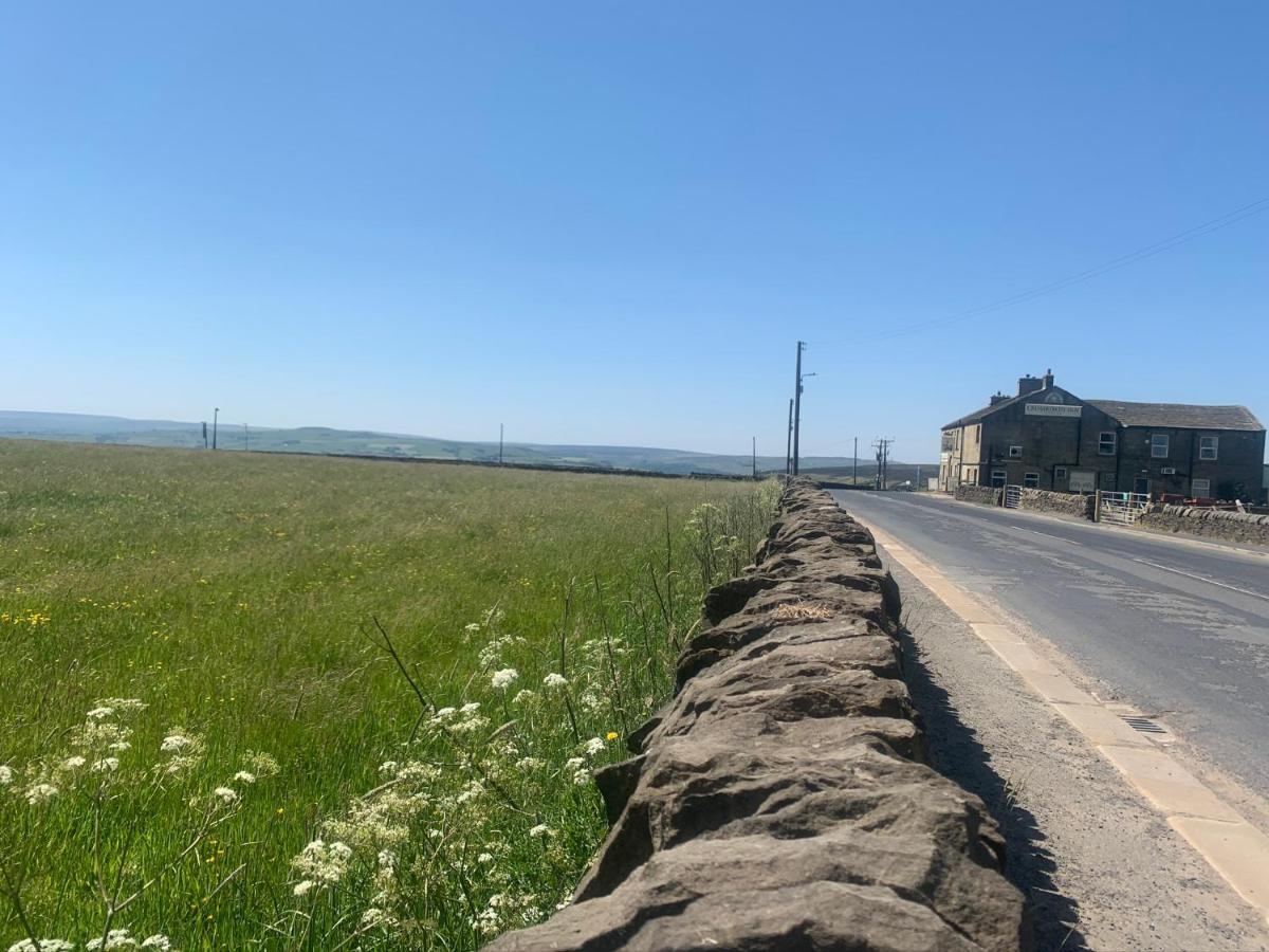 The Crossroads Inn Галифакс Экстерьер фото