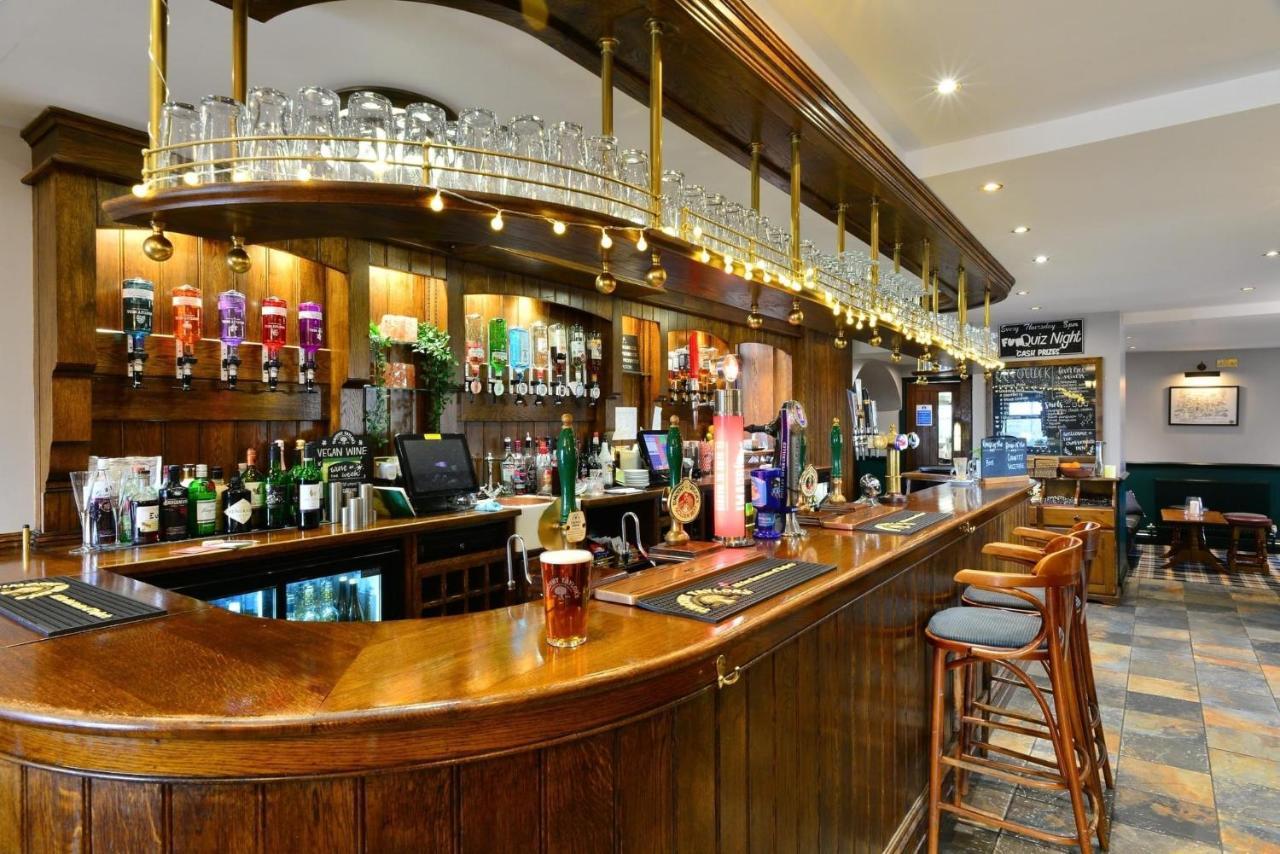 The Crossroads Inn Галифакс Экстерьер фото